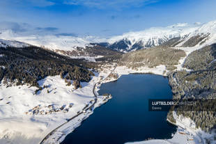 Luftaufnahme Bergsee Davos Luftbild