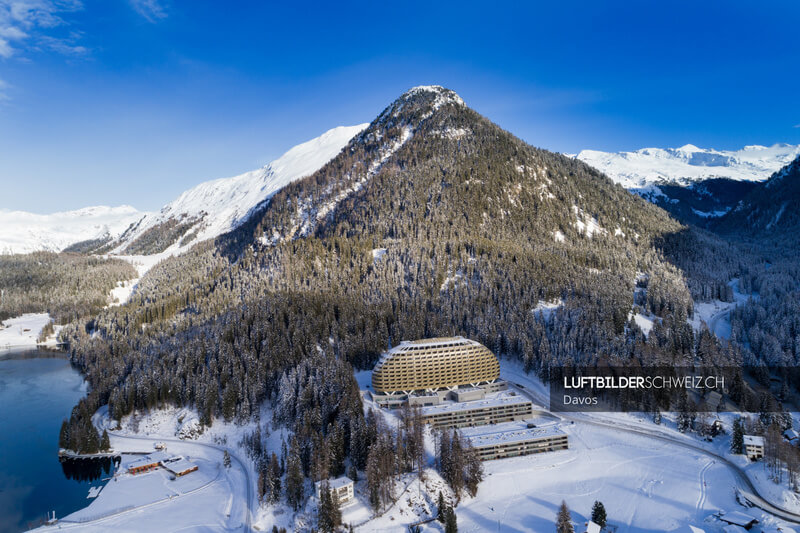 Luftaufnahme Davos mit Davosersee Luftbild