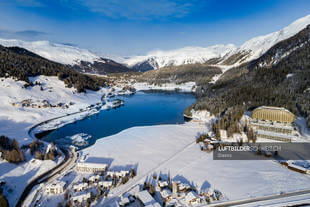 Luftaufnahme Davos mit Davosersee Luftbild
