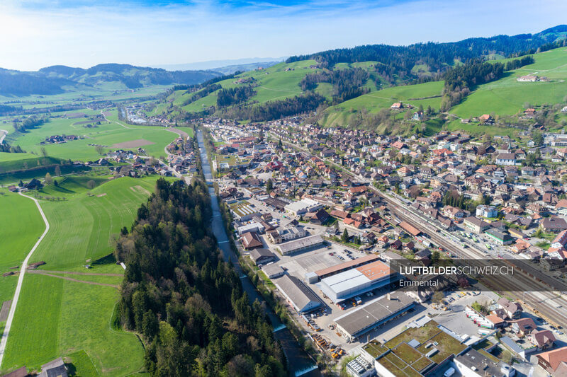 Luftaufnahme Langnau BE im Emmental Luftbild