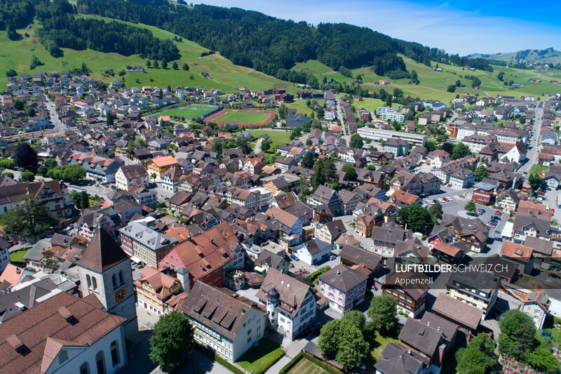 Luftaufnahme Appenzell im Sommer Luftbild