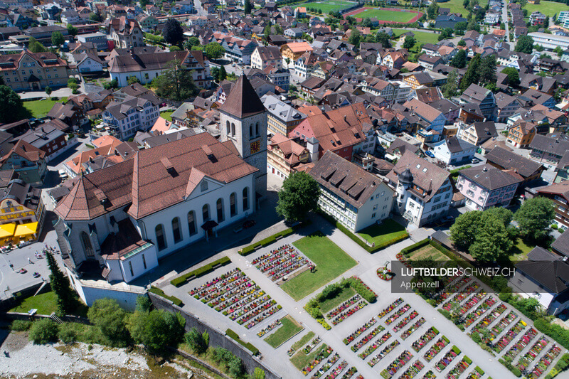 Luftaufnahme Kirche St. Mauritius Appenzell Luftbild