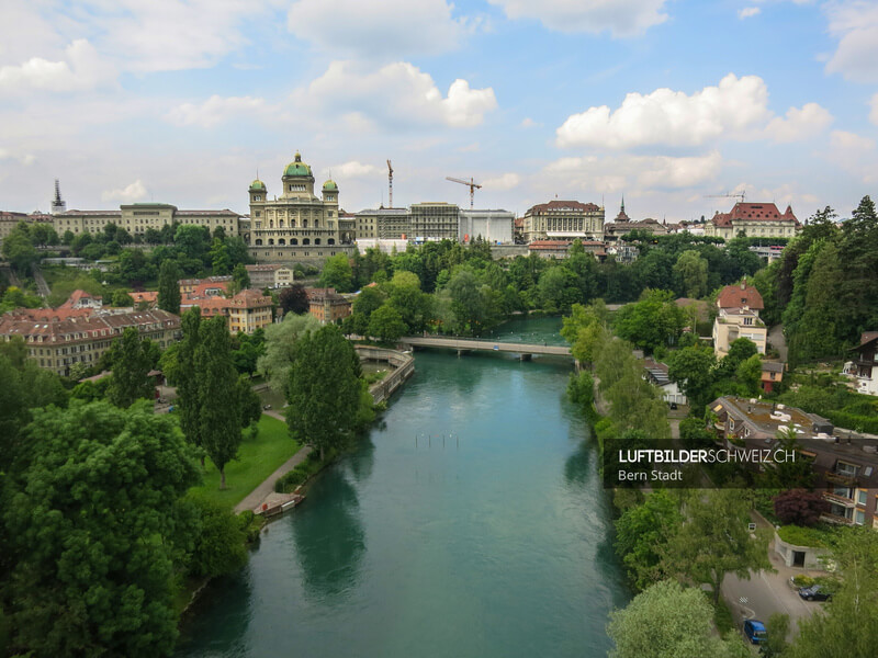 Luftaufnahme Bundeshaus Stadt Bern Luftbild