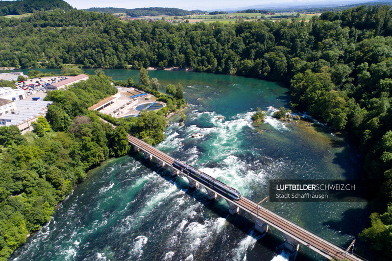 Luftaufnahme Eisenbahnbrücke Rheinfallweg Luftbild