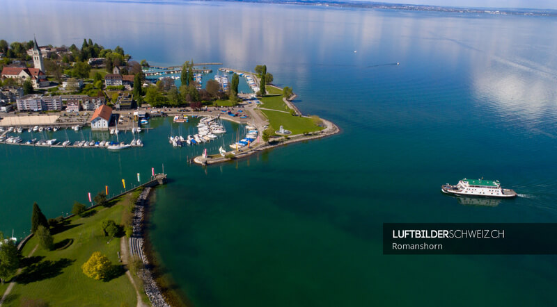 Luftaufnahme einkehrende Fähre Romanshorn Luftbild Luftaufnahme einkehrende Fähre Romanshorn Luftbild