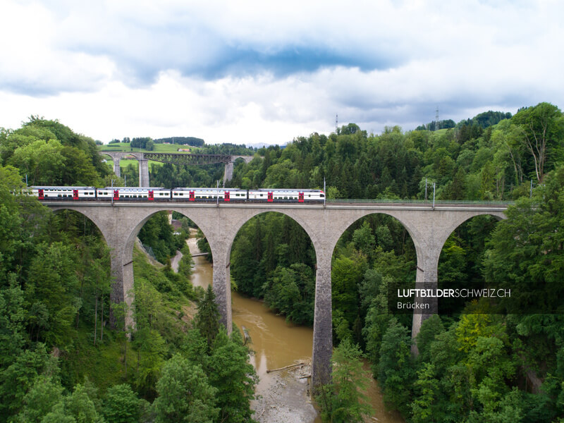 Luftaufnahme SBB Doppelstockzug Luftbild