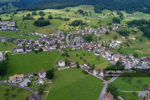 Luftaufnahme Schwyz St. Josef Luftbild