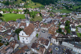 Luftaufnahme Zentrum Schwyz Luftbild