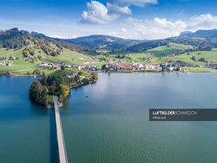 Luftaufnahme Sihlsee mit Willerzell Luftbild