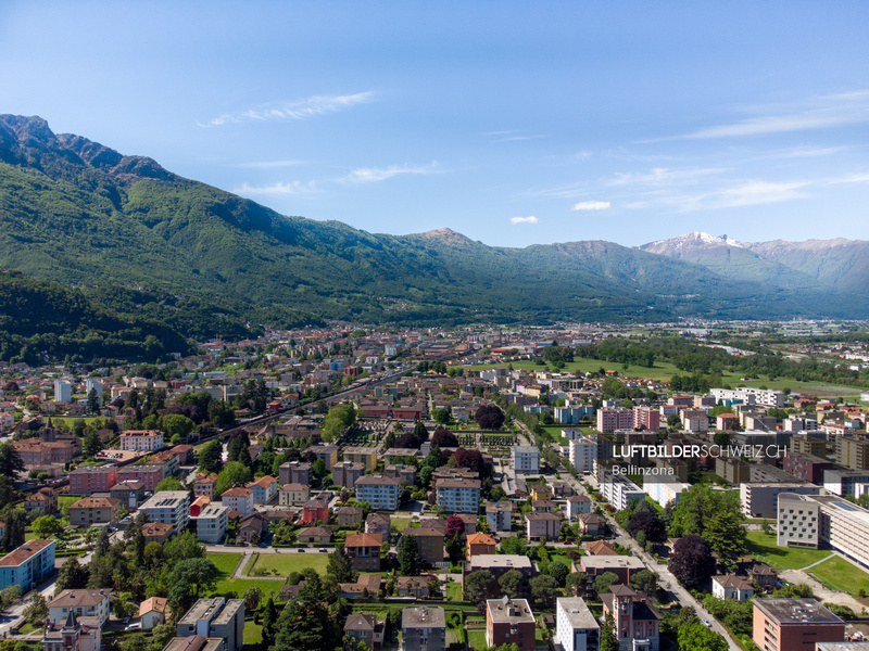 Bellinzona aus der Vogelperspektive Luftbild