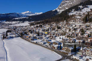 Luftaufnahme Flims im Winter Luftbild