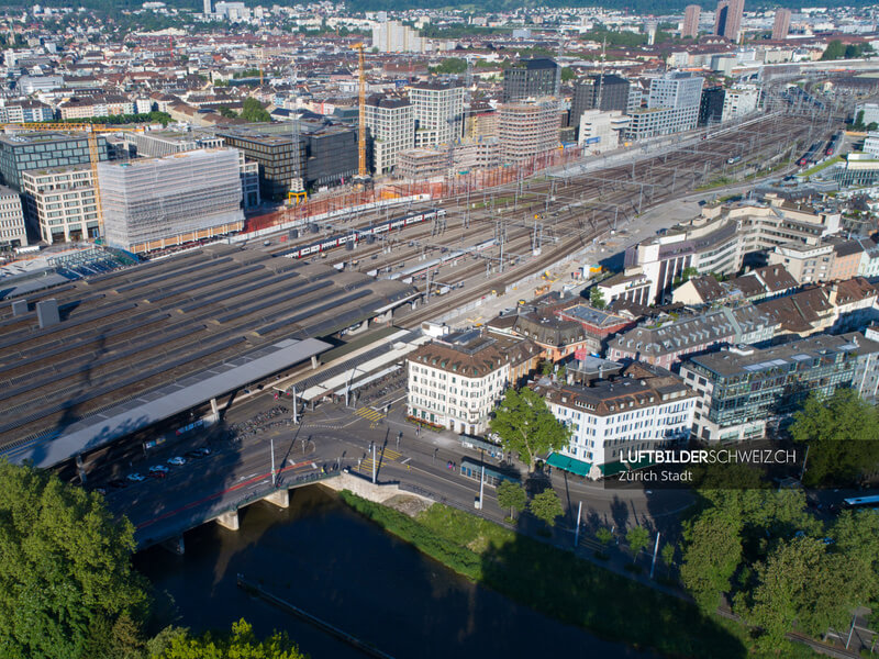 Luftaufnahme Zürich Hauptbahnhof & Sihlquai Luftbild