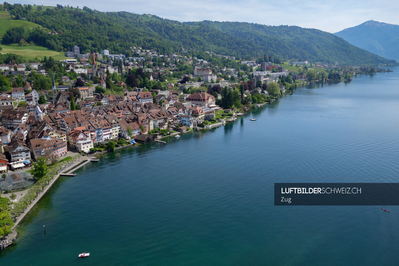 Luftaufnahme Zug Altstadt mit Zugersee Luftbild