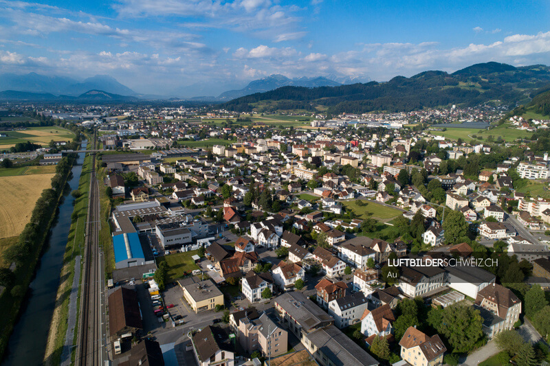 Luftbild Au Rheintal, Kanal & Bahnhof