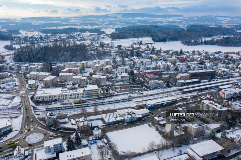 Luftbild Bahnhof Wetzikon im Winter