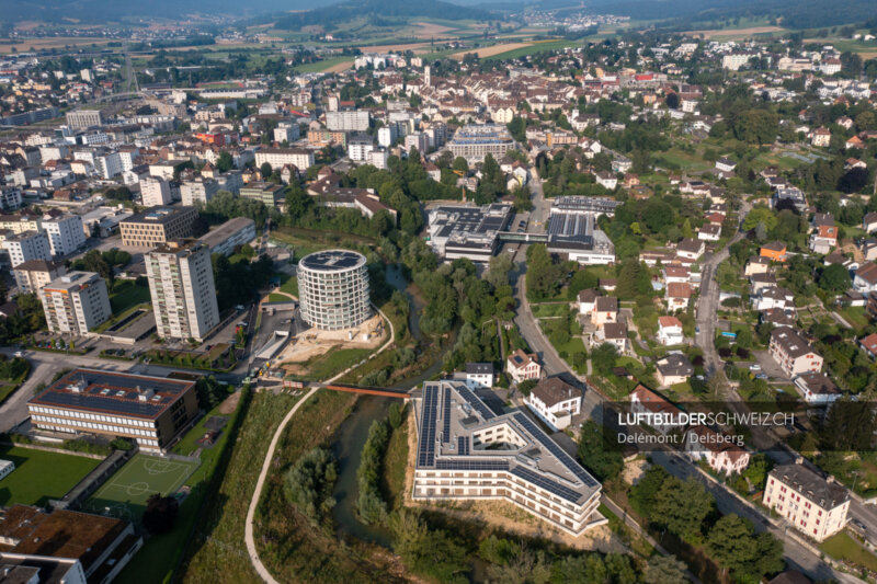 Drohnenfoto Delsberg Rte de Bâle Luftbild