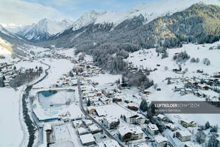 Klosters-Serneus Winter Luftaufnahme Luftbild