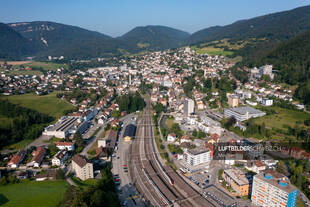Luftaufnahme Münster/Moutier (Bern) Luftbild