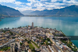 Montreux mit Genfersee Luftaufnahme Luftbild