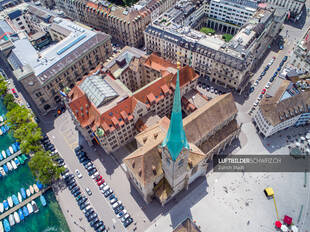 Luftbild Münsterhofplatz mit Kirche