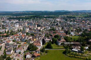 Uster Schloss Luftaufnahme Luftbild