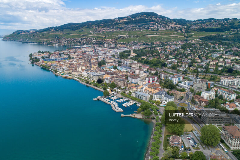 Vevey Luftaufnahme Genfersee Luftbild