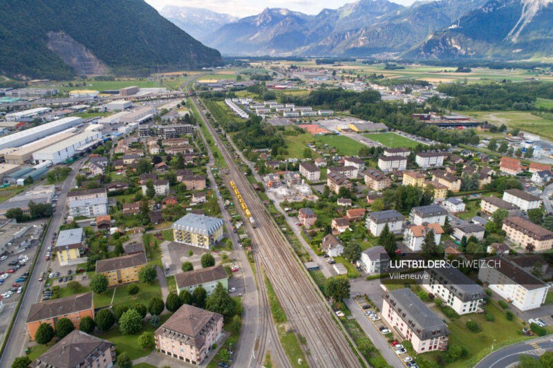 Villeneuve VD Luftaufnahme Luftbild