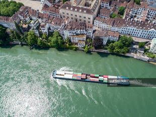 Luftbild Wassertransport Rhein Stadt Basel