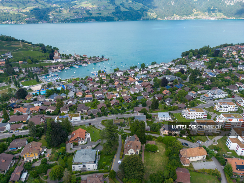 Panoramablick über Spiez: Faszinierende Luftaufnahme Luftbild