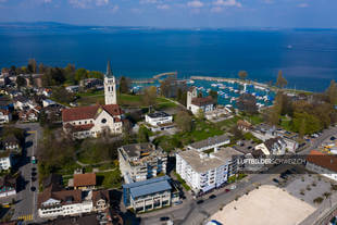 Romanshorn Kirche und Seepark Luftbild