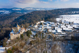 Schloss Kyburg Luftbild im Winter