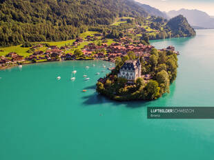 Schloss Seeburg Iseltwald Luftbild