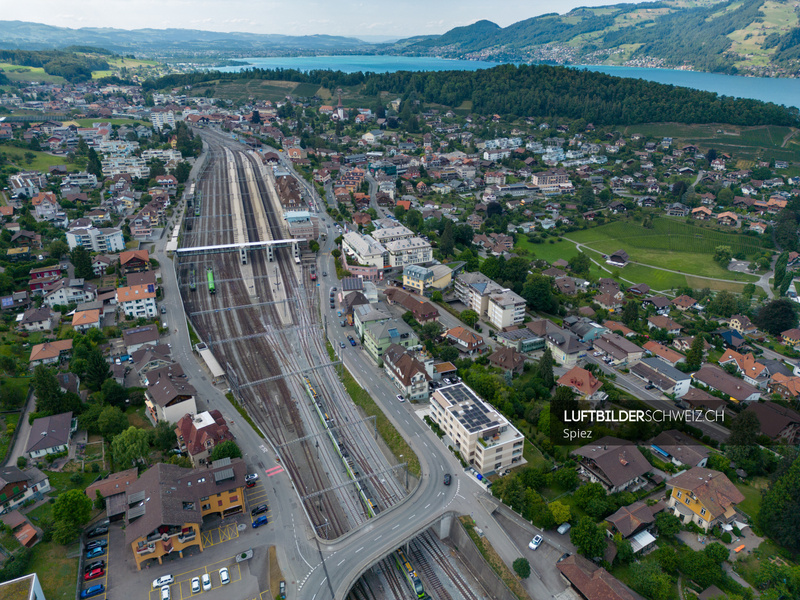 Spiez aus der Vogelperspektive Luftbild