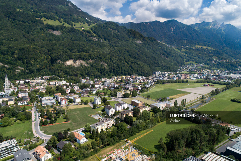 Vaduz Heiligkreuz Luftbild