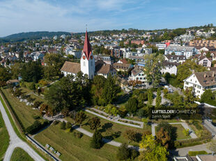 Zürich aus der Vogelperspektive: Kirche Höngg Luftbild